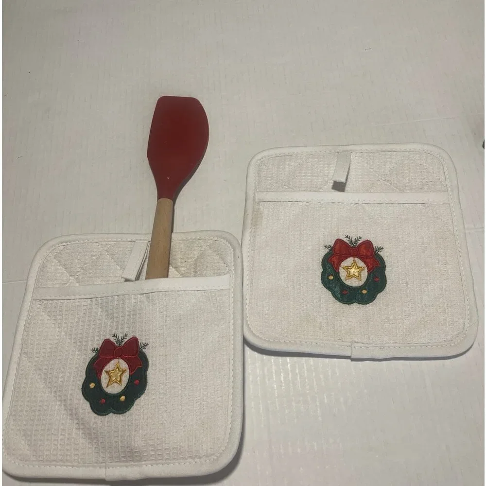 Christmas‎ White Wreath Pot Holders